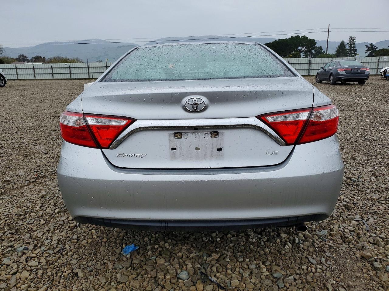 2017 TOYOTA CAMRY LE photo 6
