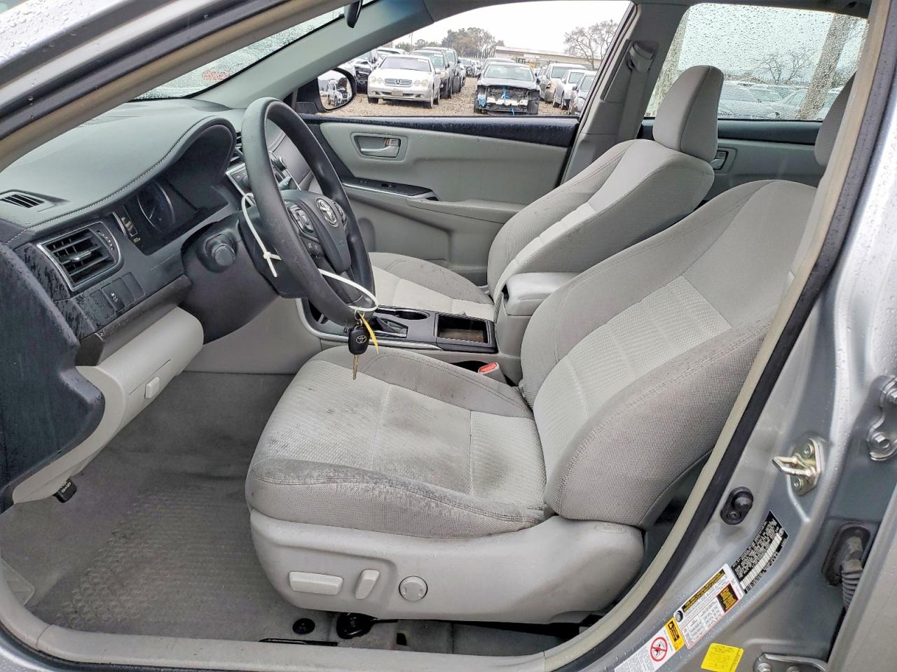 2017 TOYOTA CAMRY LE photo 7