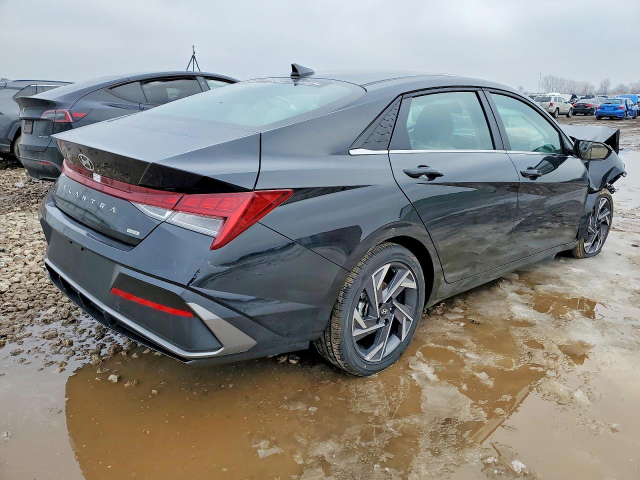 2025 HYUNDAI ELANTRA LIMITED photo 3