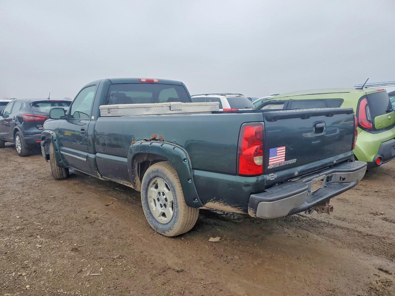 2006 CHEVROLET SILVERADO C1500 photo 2
