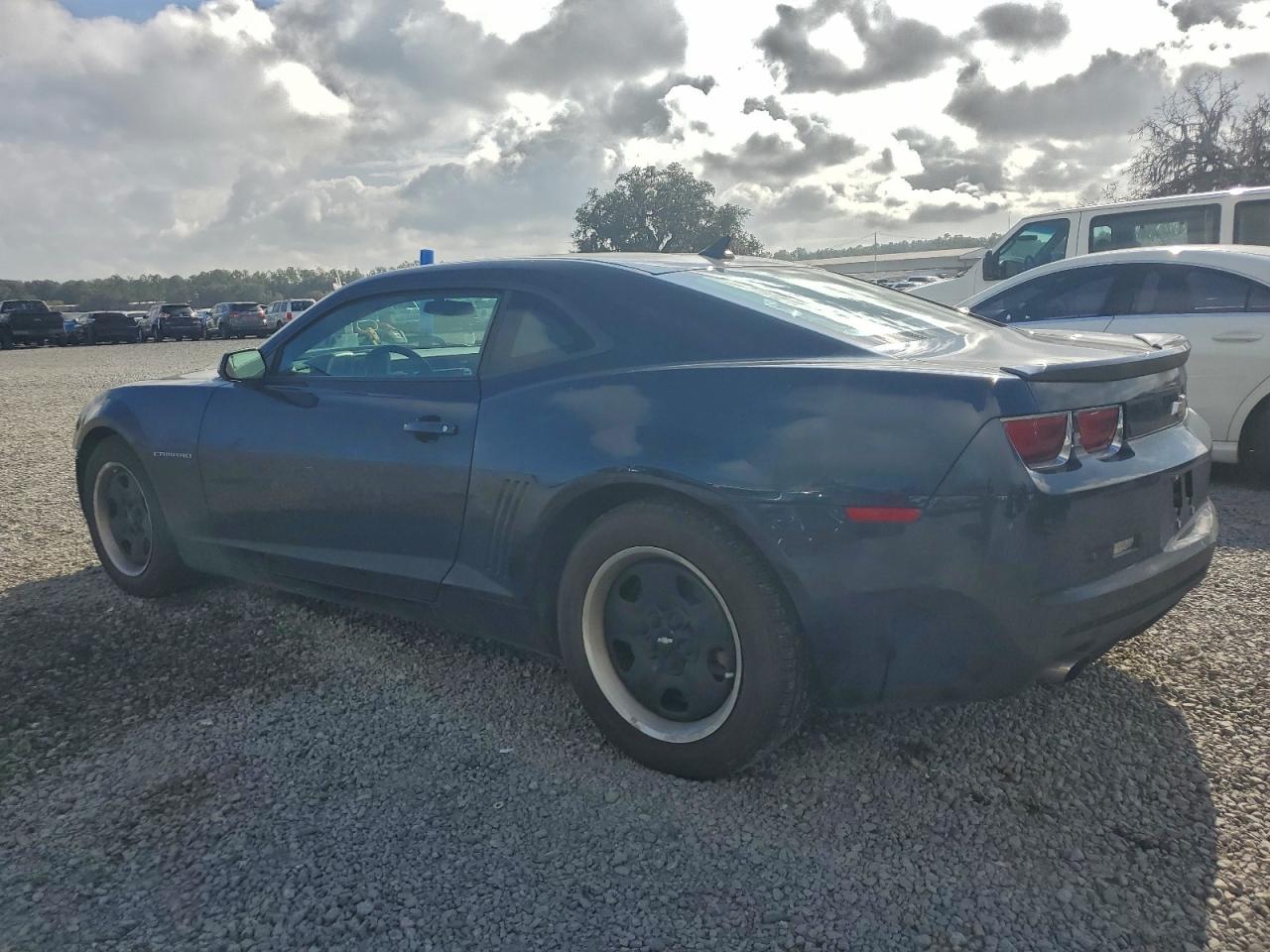 2013 CHEVROLET CAMARO LS photo 2