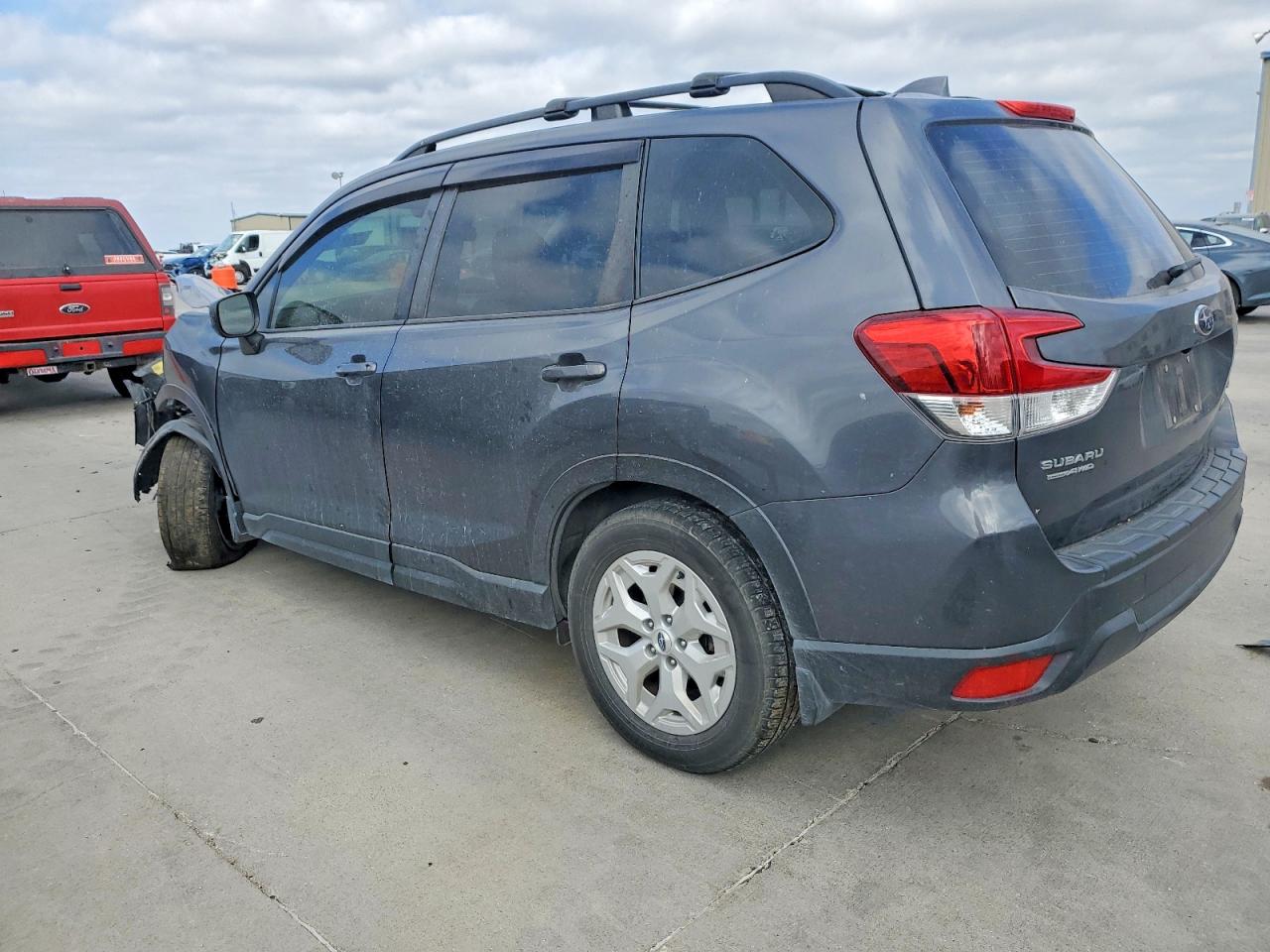 2021 SUBARU FORESTER photo 2