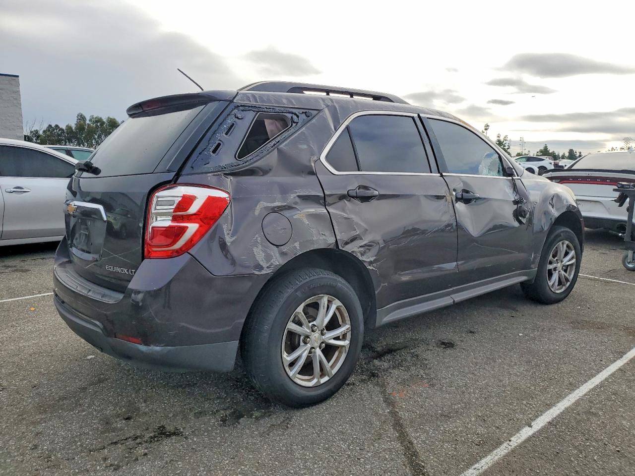2016 CHEVROLET EQUINOX LT photo 3