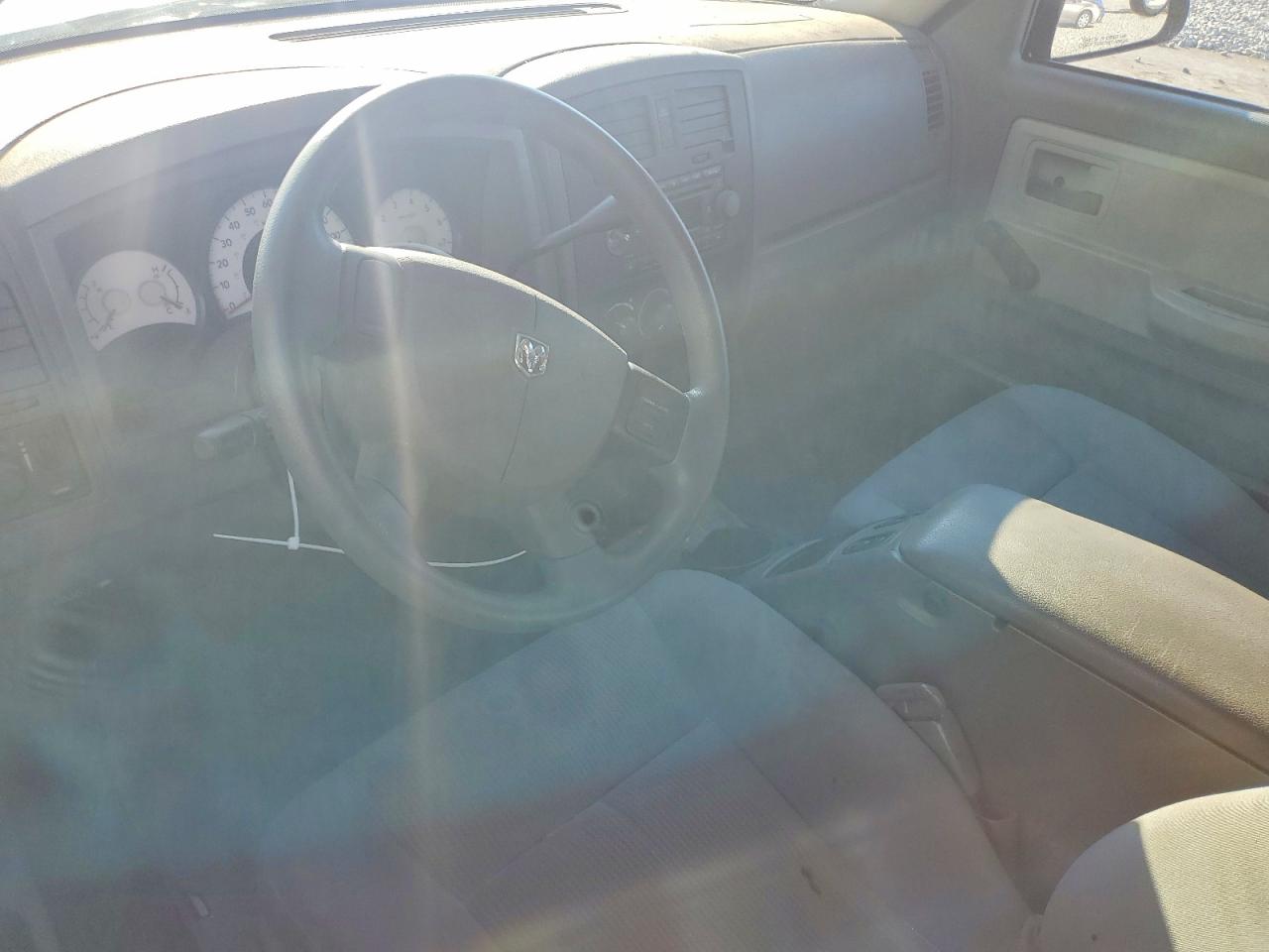 2005 DODGE DAKOTA ST photo 8