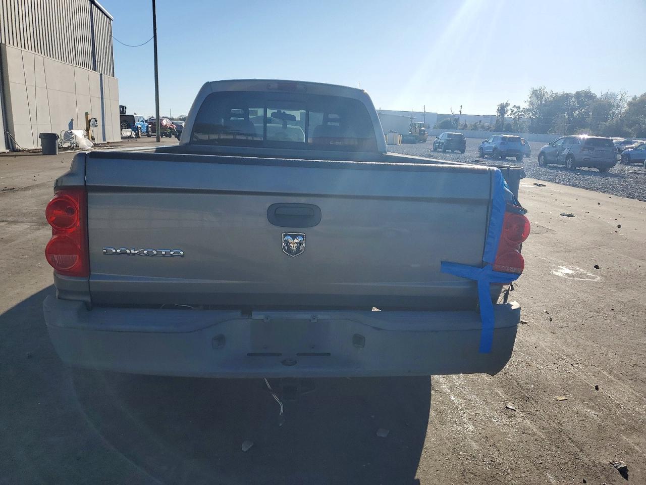 2005 DODGE DAKOTA ST photo 6