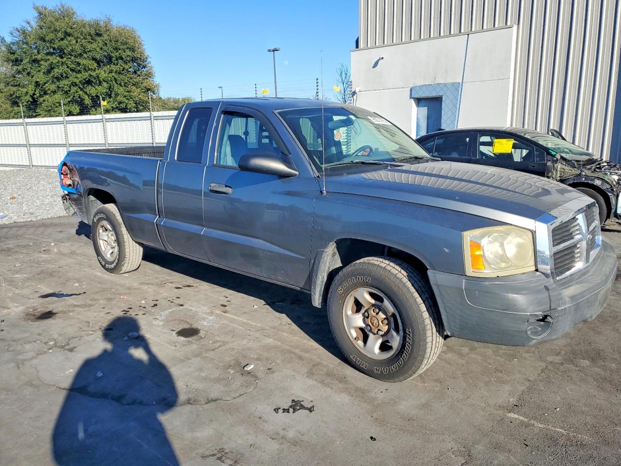 2005 DODGE DAKOTA ST photo 4