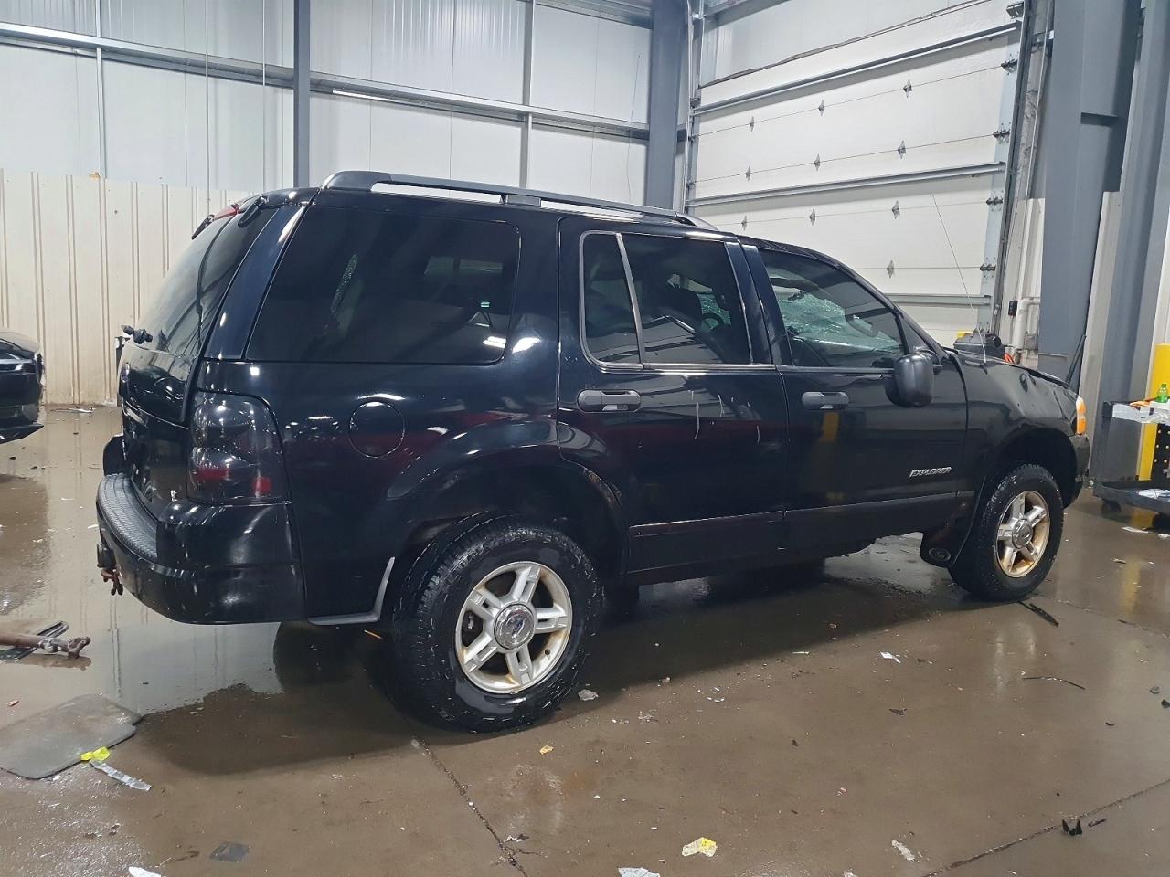 2004 FORD EXPLORER XLT photo 3