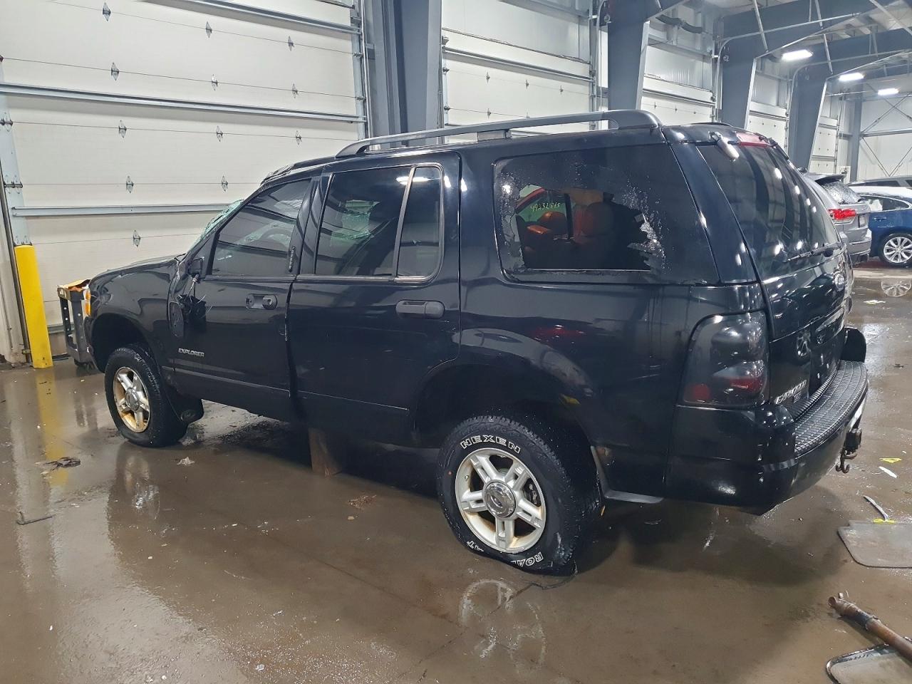 2004 FORD EXPLORER XLT photo 2