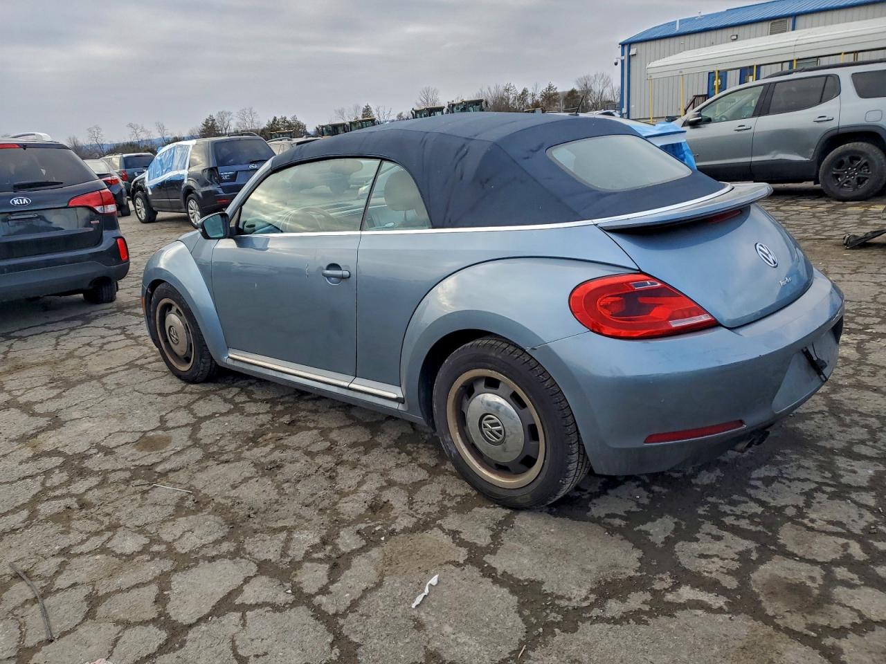 2016 VOLKSWAGEN BEETLE S/SE photo 4