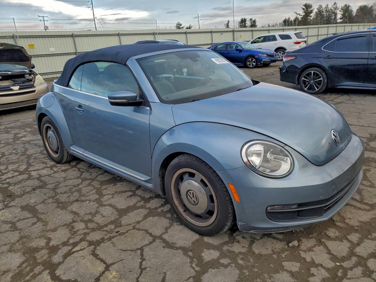 2016 VOLKSWAGEN BEETLE S/SE photo 10