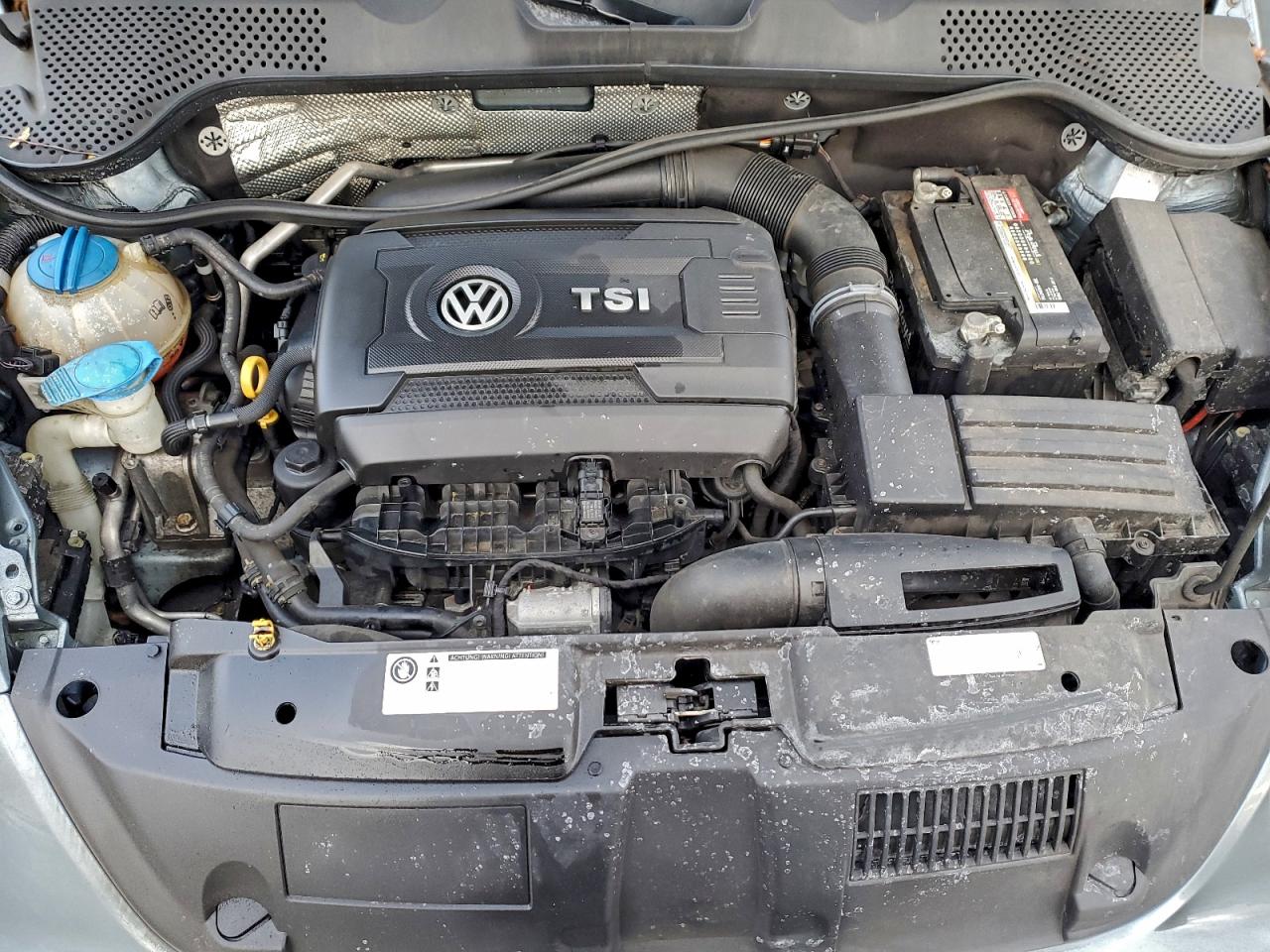 2016 VOLKSWAGEN BEETLE S/SE photo 31