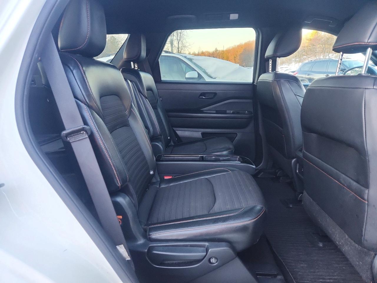 2023 NISSAN PATHFINDER SV photo 11