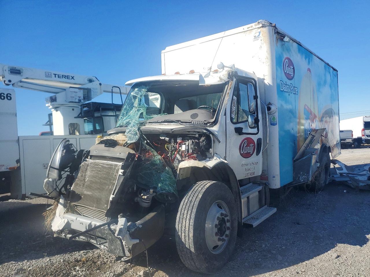 2020 FREIGHTLINER M2 106 MEDIUM DUTY photo 2