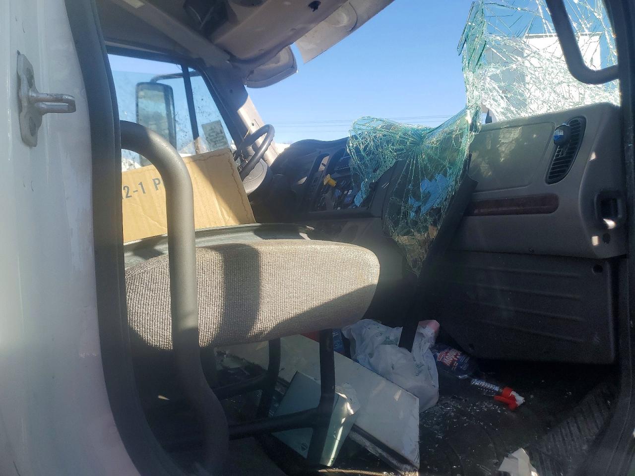 2020 FREIGHTLINER M2 106 MEDIUM DUTY photo 5