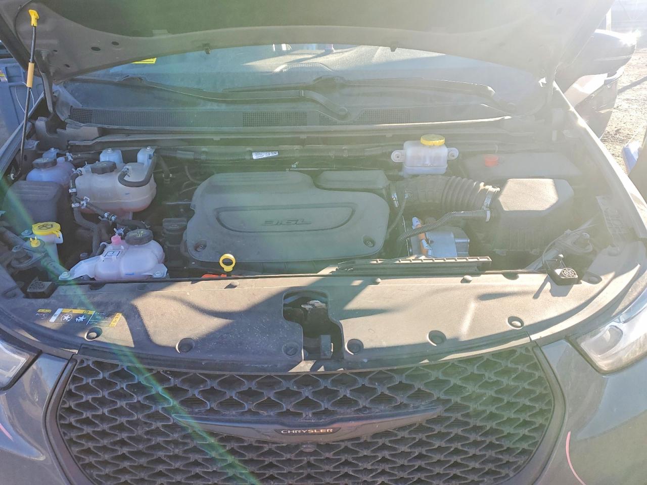 2024 CHRYSLER PACIFICA HYBRID SELECT photo 12