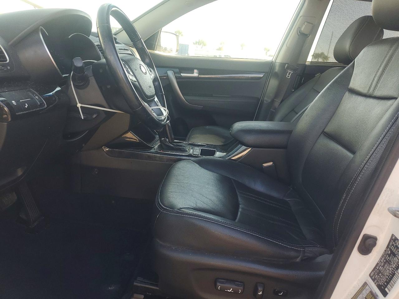 2014 KIA SORENTO LX photo 7