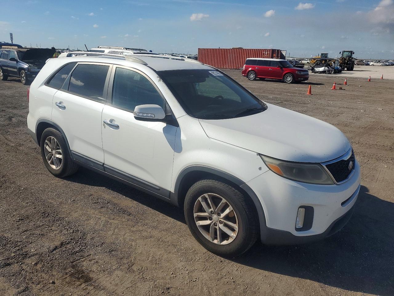 2014 KIA SORENTO LX photo 4
