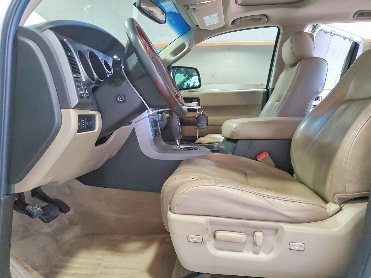 2011 TOYOTA SEQUOIA PLATINUM photo 7