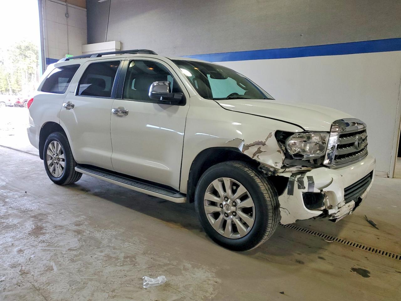 2011 TOYOTA SEQUOIA PLATINUM photo 4