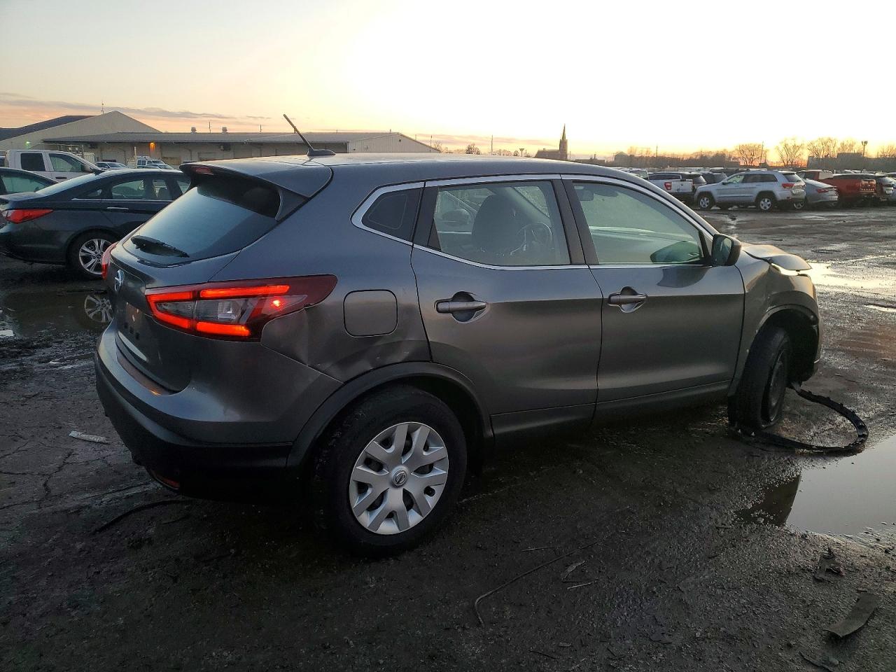 2020 NISSAN ROGUE SPORT S photo 3