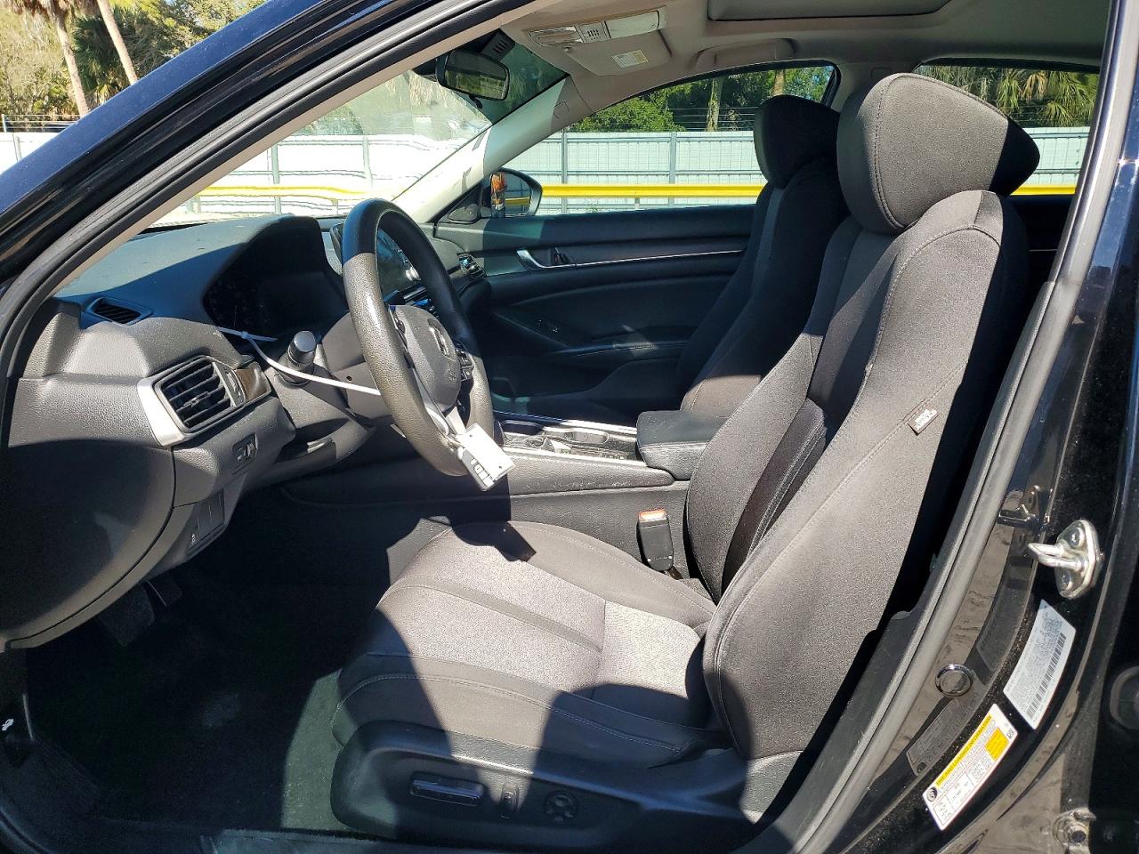 2018 HONDA ACCORD EX photo 7