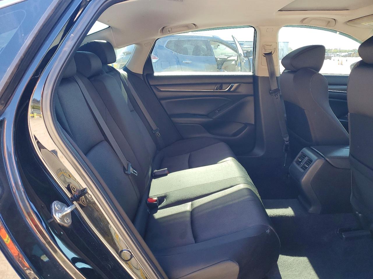 2018 HONDA ACCORD EX photo 10