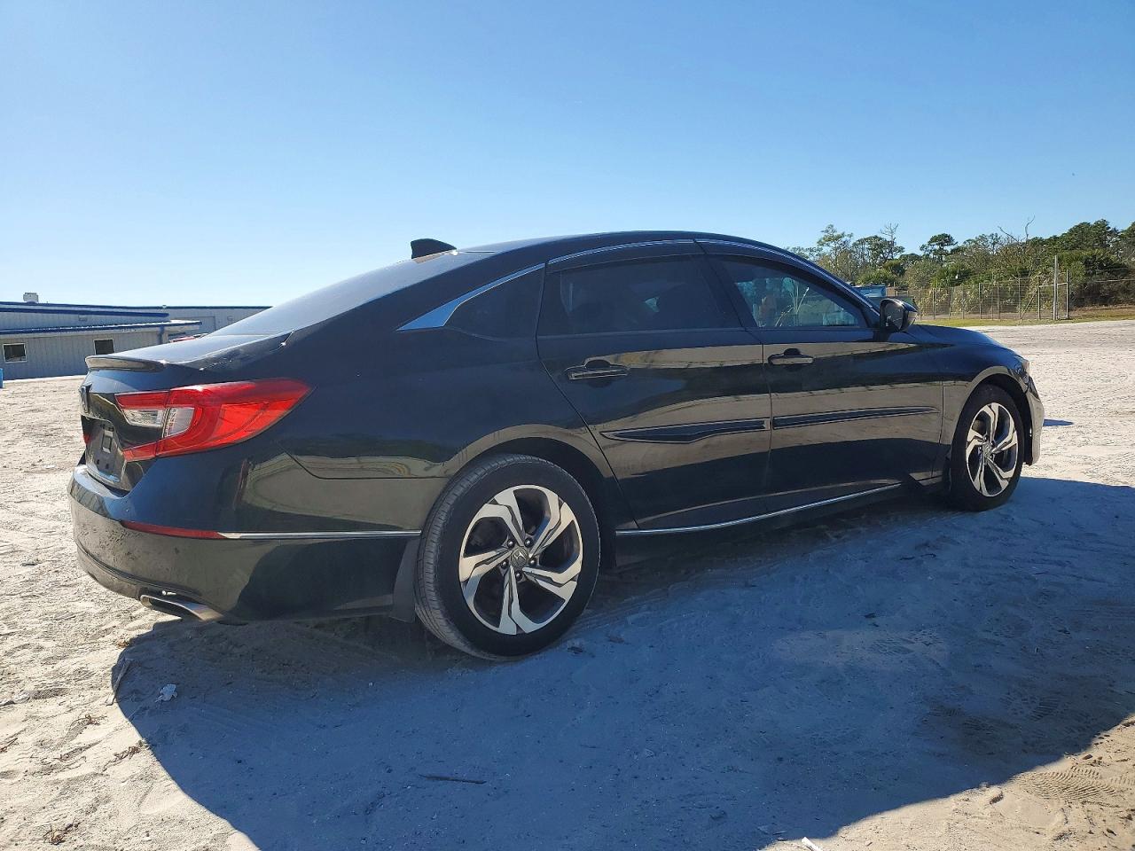 2018 HONDA ACCORD EX photo 3