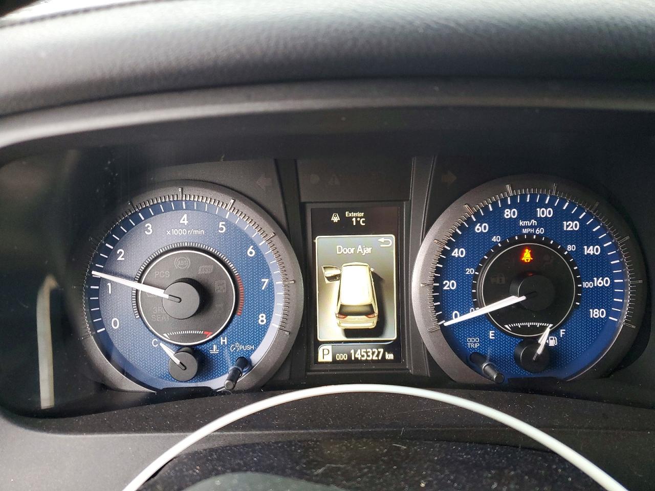 2015 TOYOTA SIENNA XLE photo 9