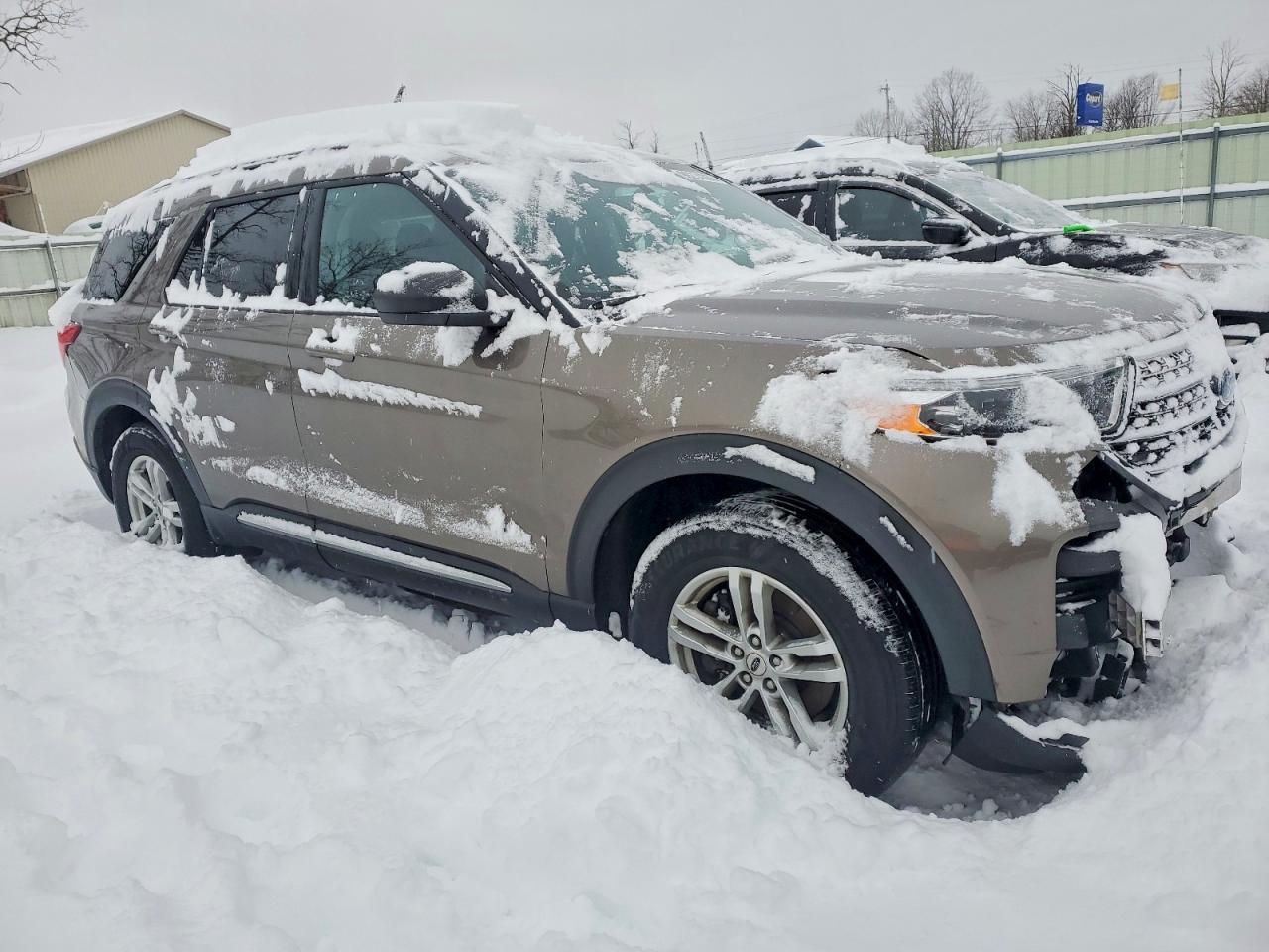 2021 FORD EXPLORER XLT photo 4