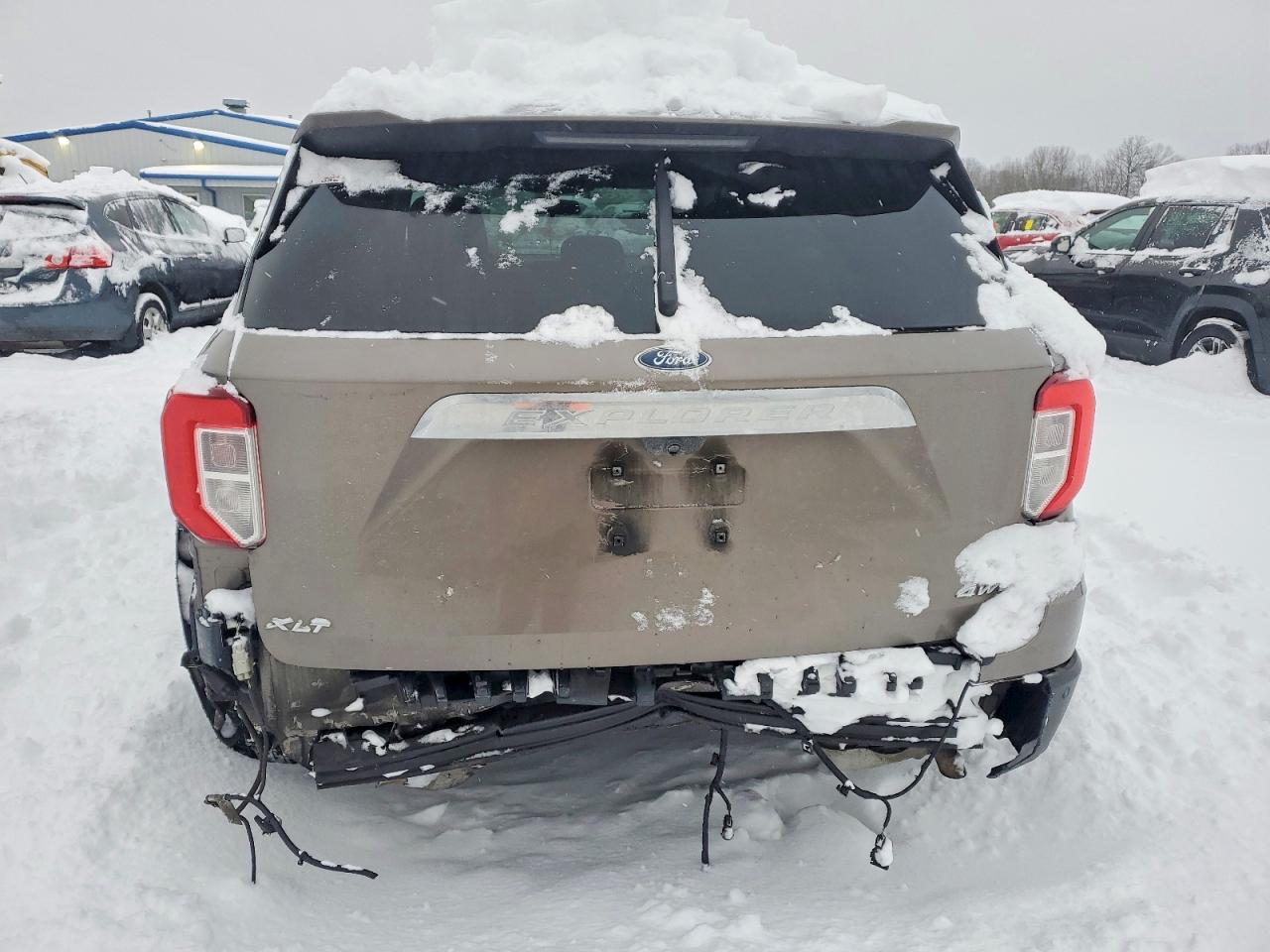 2021 FORD EXPLORER XLT photo 6