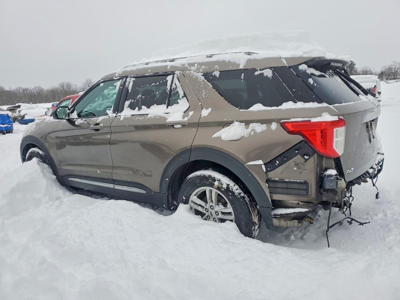 2021 FORD EXPLORER XLT photo 2