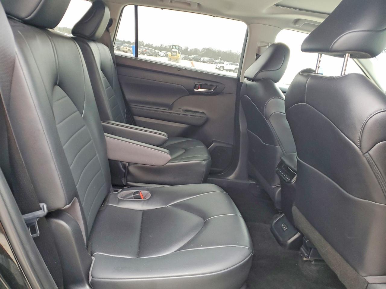 2023 TOYOTA HIGHLANDER L photo 11