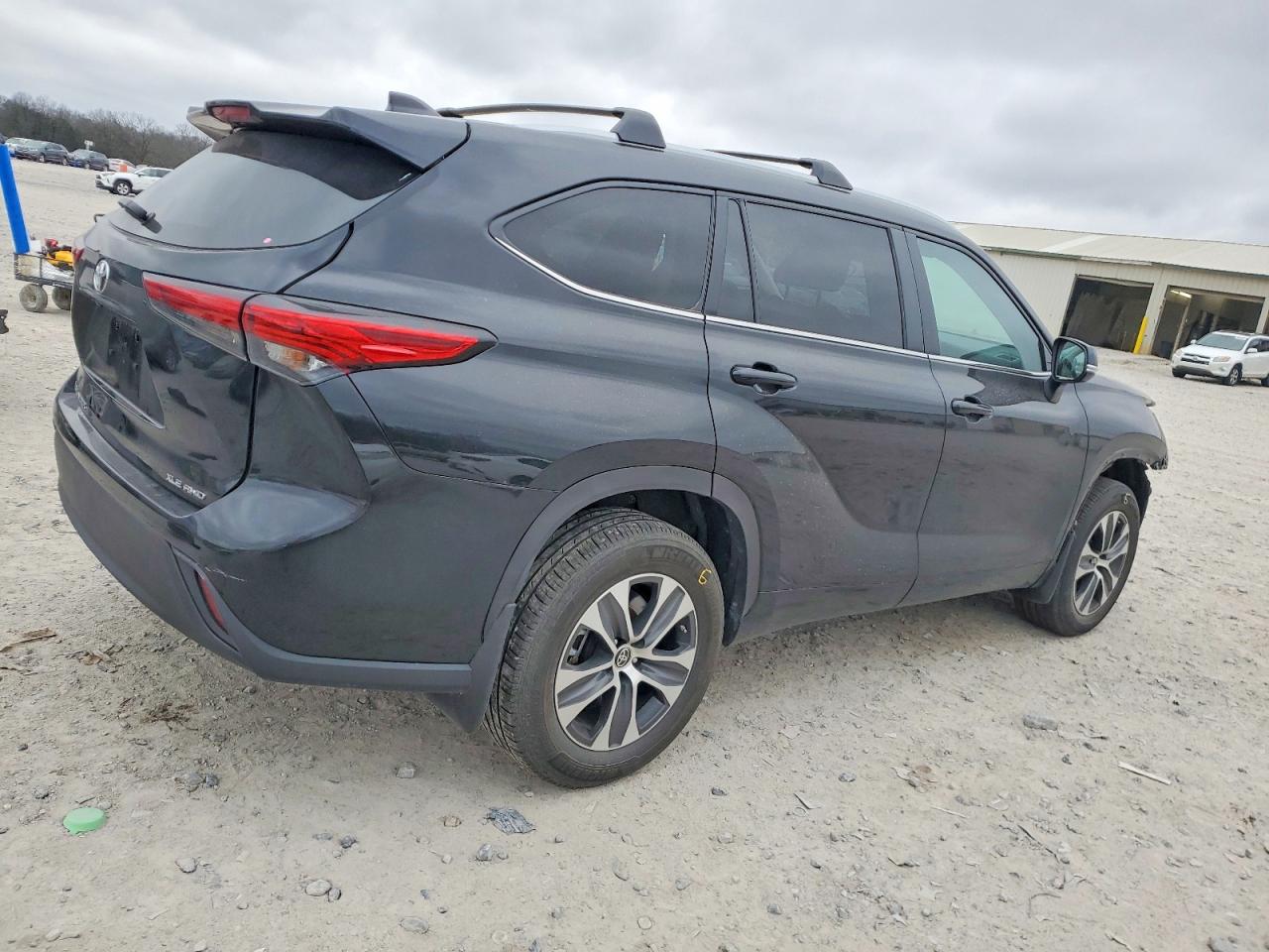 2023 TOYOTA HIGHLANDER L photo 3