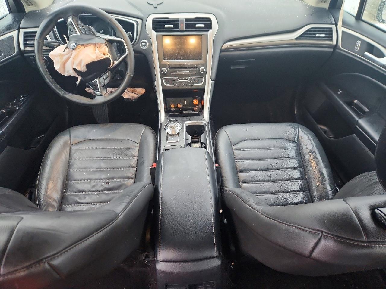 2017 FORD FUSION SE photo 8