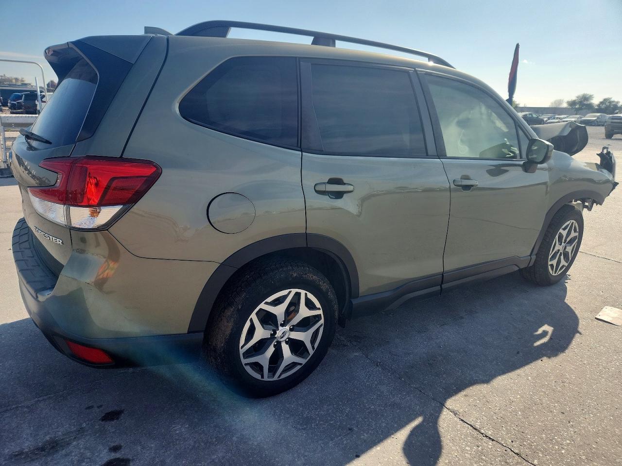 2021 SUBARU FORESTER PREMIUM photo 3