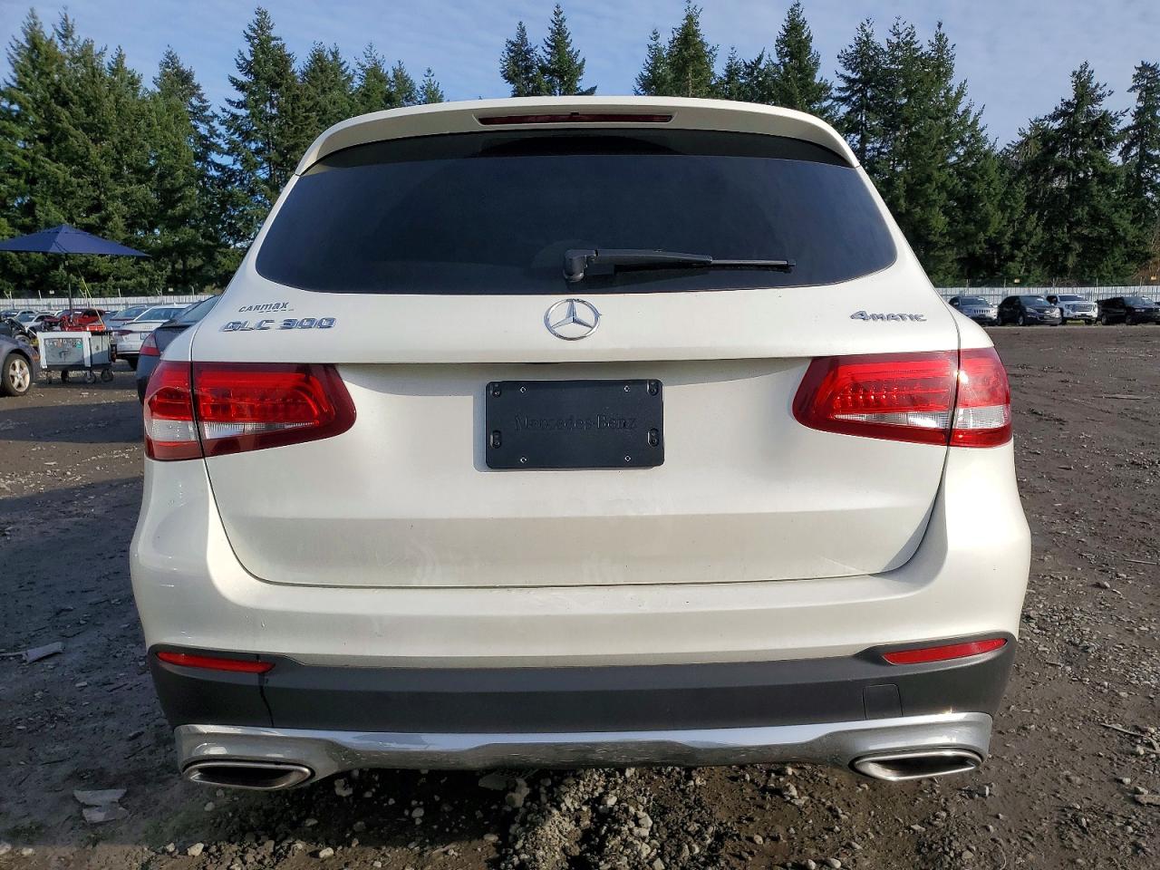 2017 MERCEDES-BENZ GLC 300 4MATIC photo 6