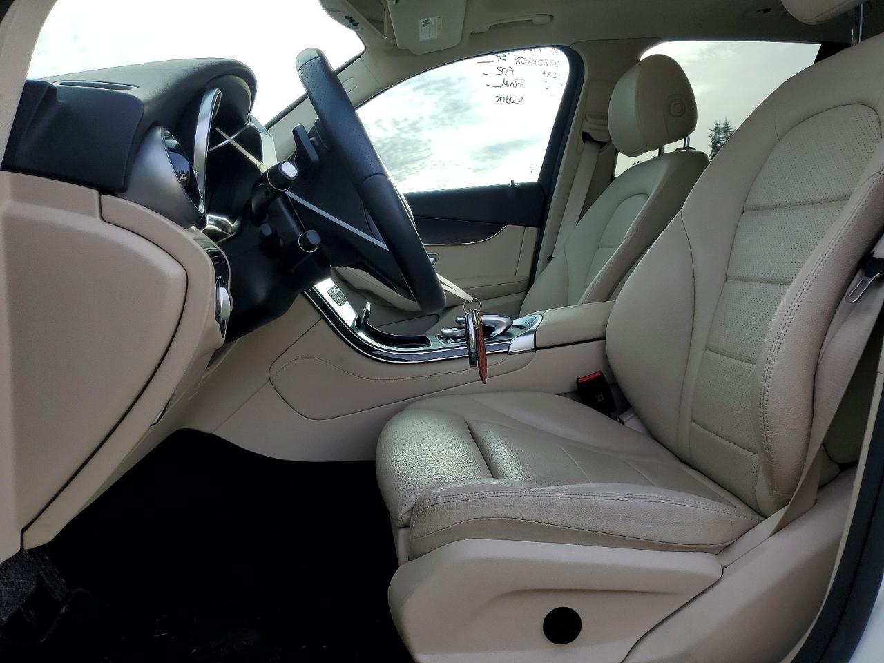 2017 MERCEDES-BENZ GLC 300 4MATIC photo 7