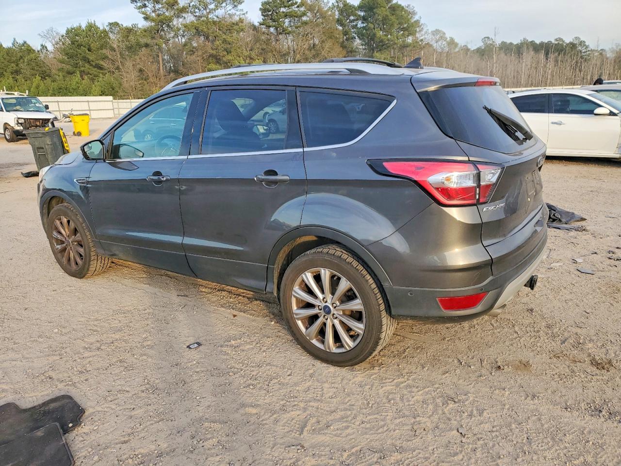 2018 FORD ESCAPE TITANIUM photo 2