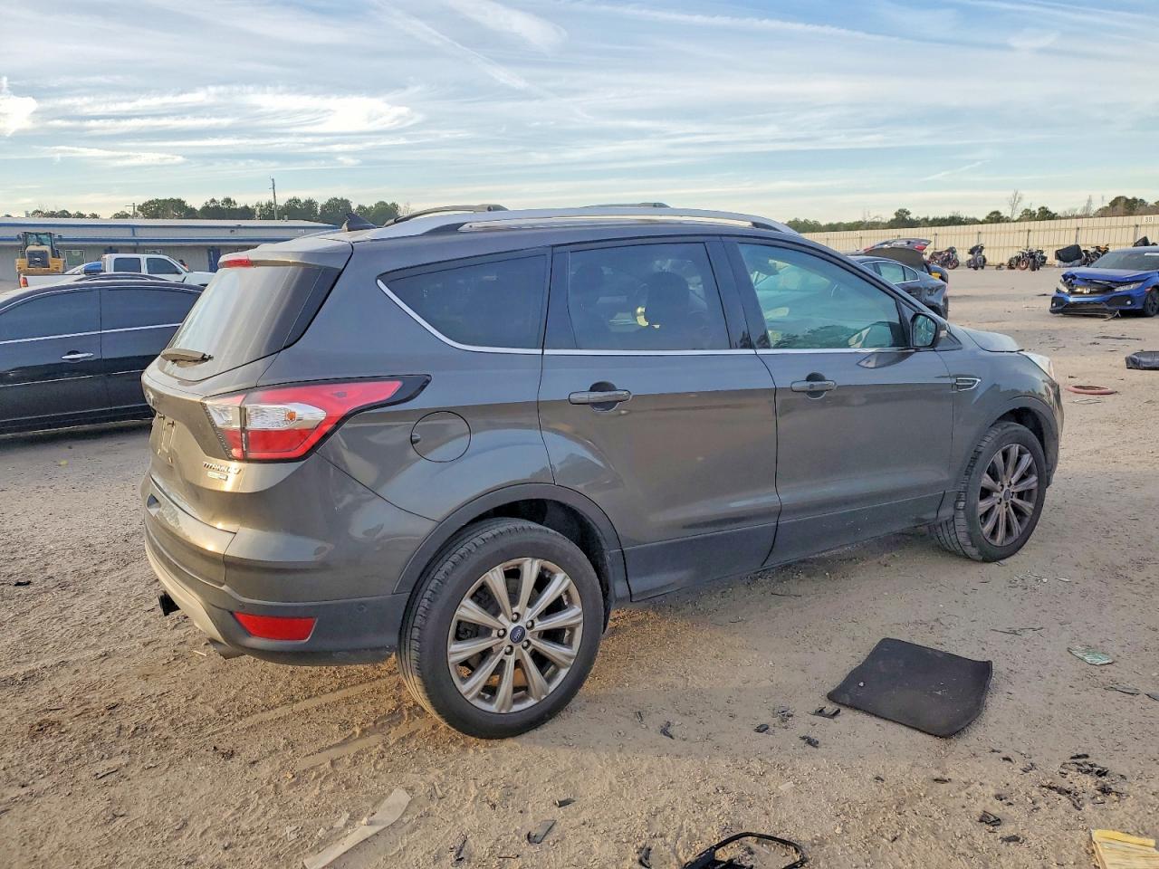 2018 FORD ESCAPE TITANIUM photo 3