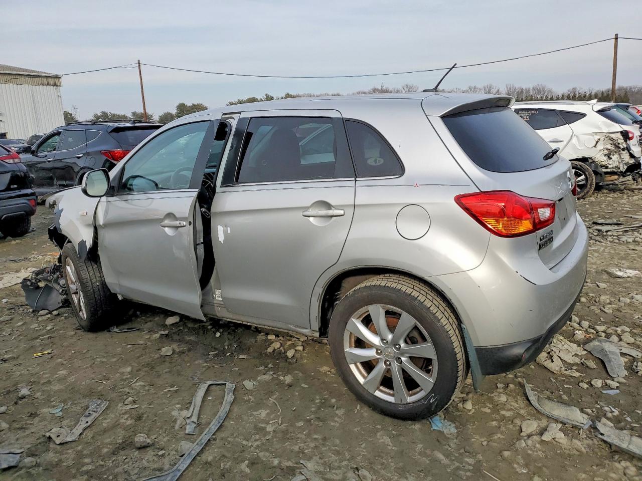 2014 MITSUBISHI OUTLANDER SPORT SE photo 2