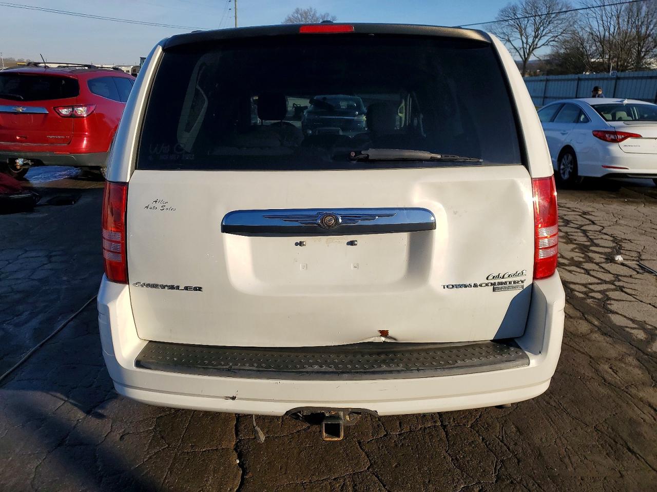 2010 CHRYSLER TOWN & COUNTRY TOURING photo 11