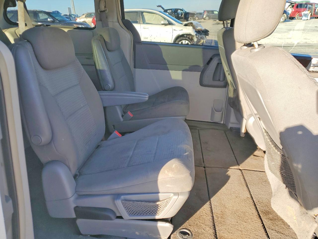 2010 CHRYSLER TOWN & COUNTRY TOURING photo 21