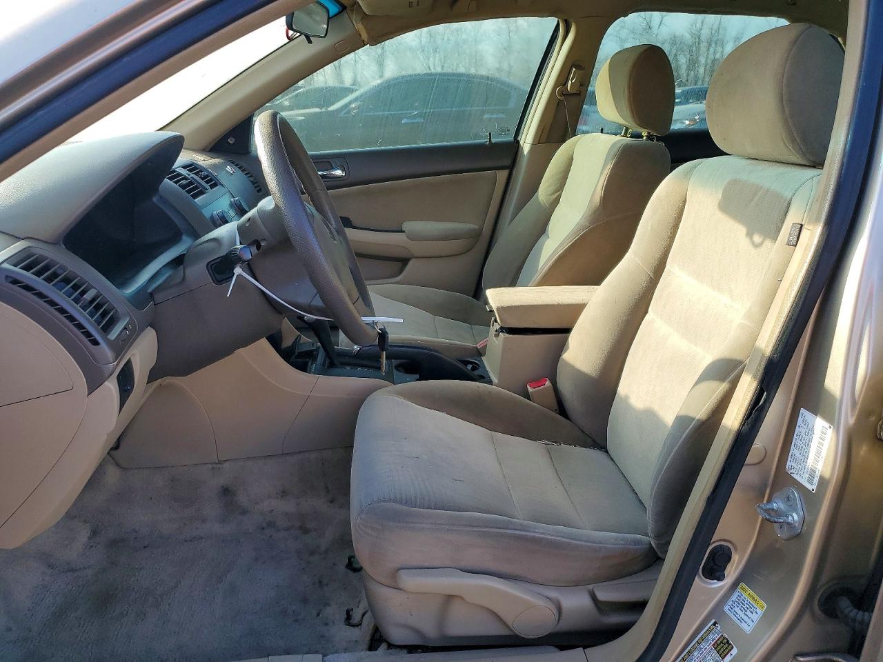 2005 HONDA ACCORD DX photo 7
