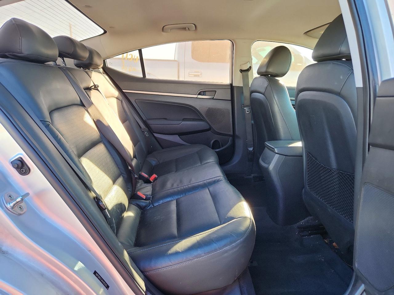 2017 HYUNDAI ELANTRA SE photo 10