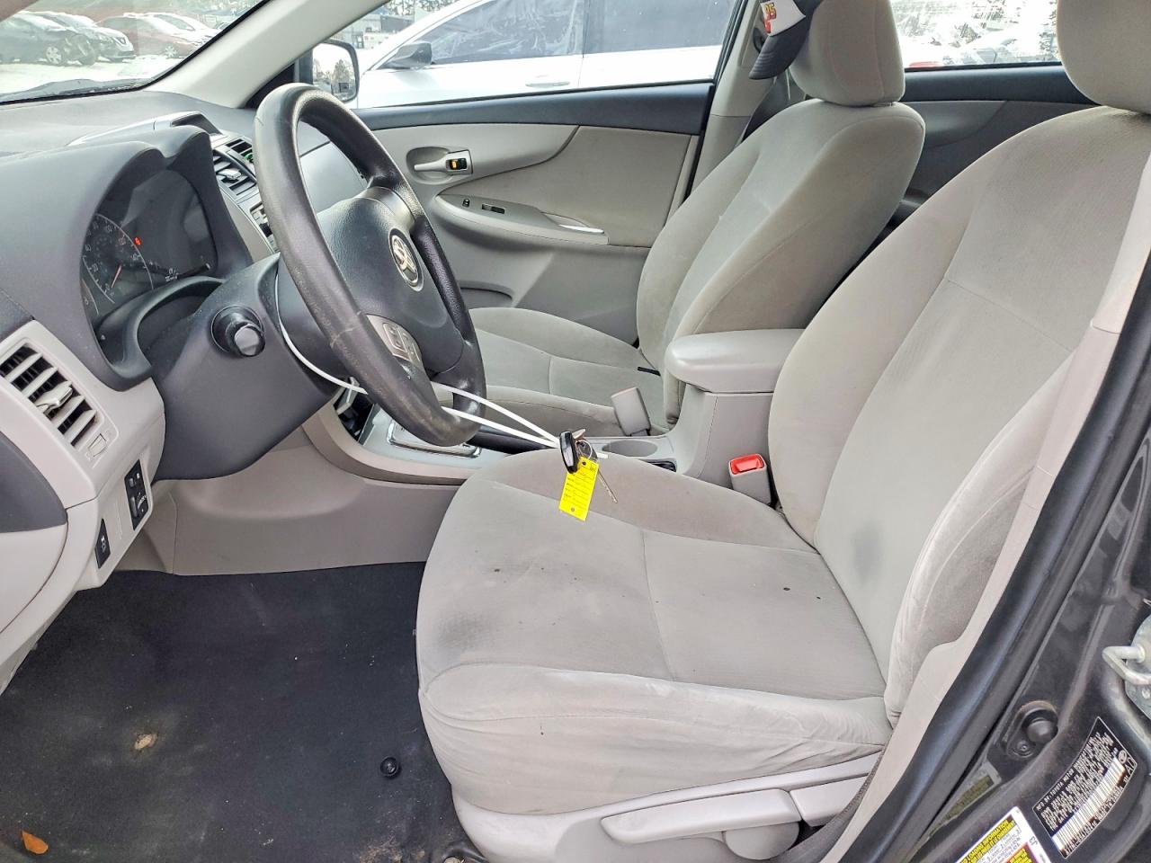 2013 TOYOTA COROLLA LE photo 7