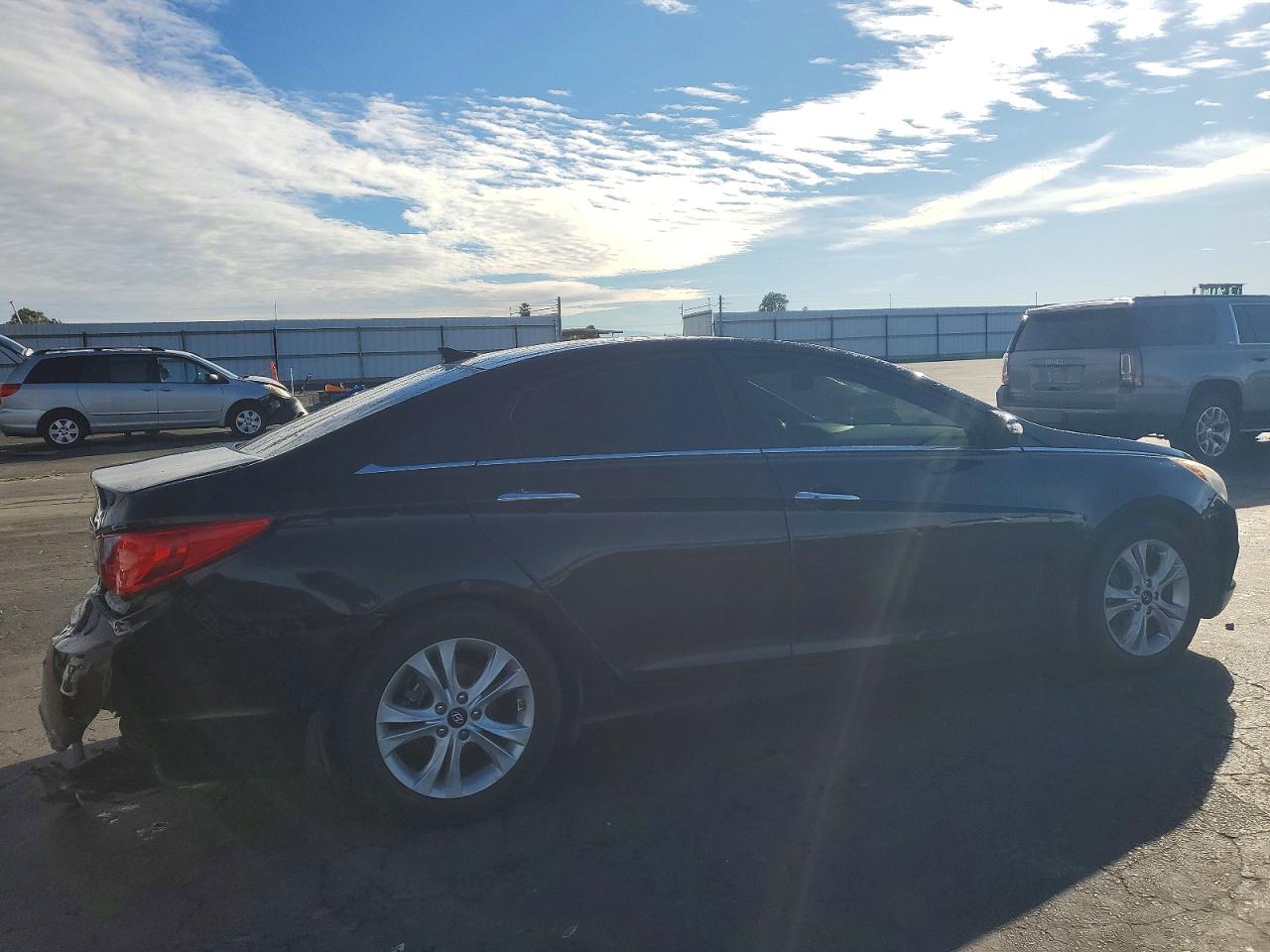 2013 HYUNDAI SONATA SE photo 3