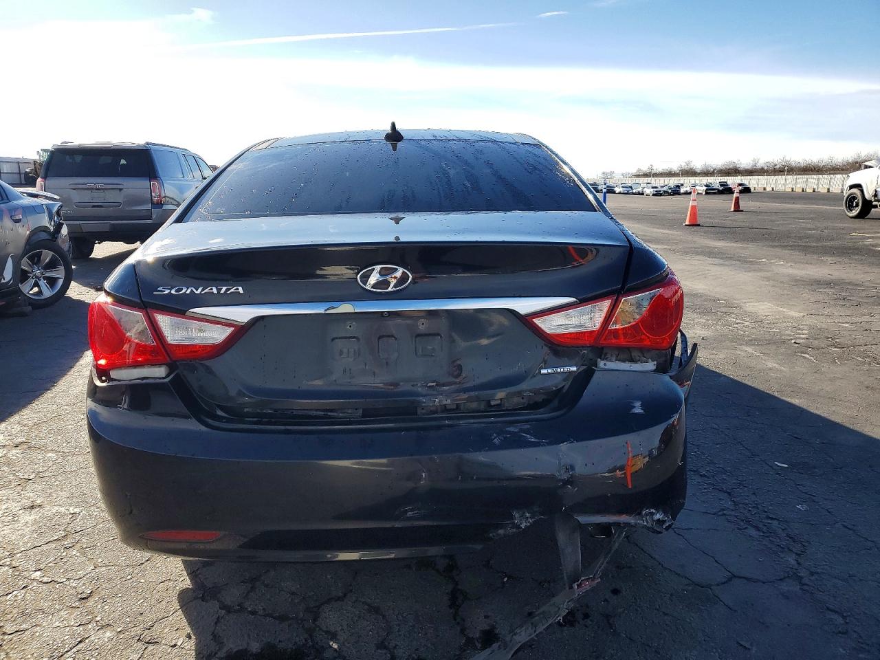 2013 HYUNDAI SONATA SE photo 6