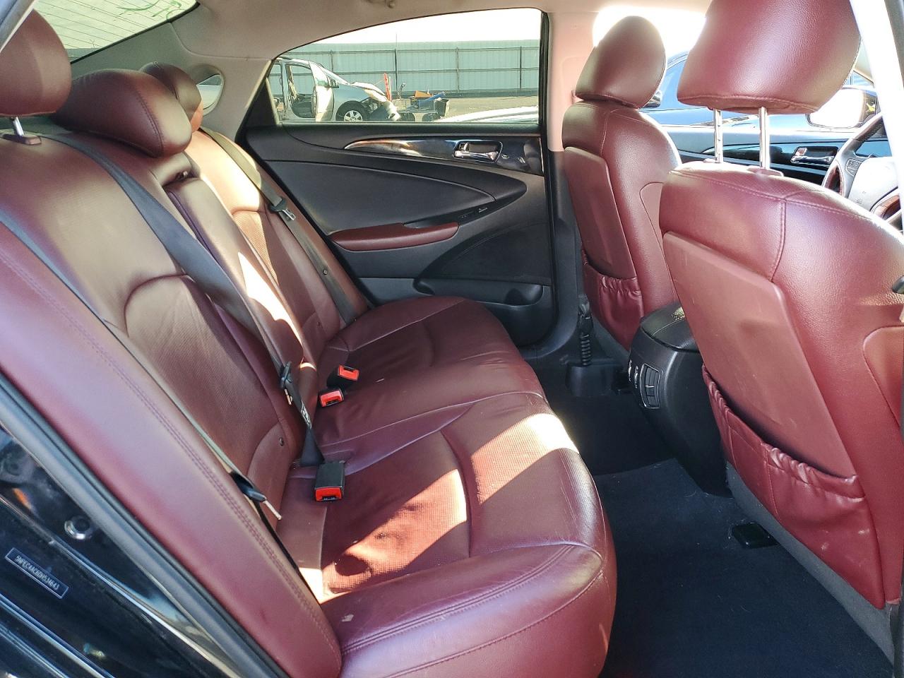 2013 HYUNDAI SONATA SE photo 10