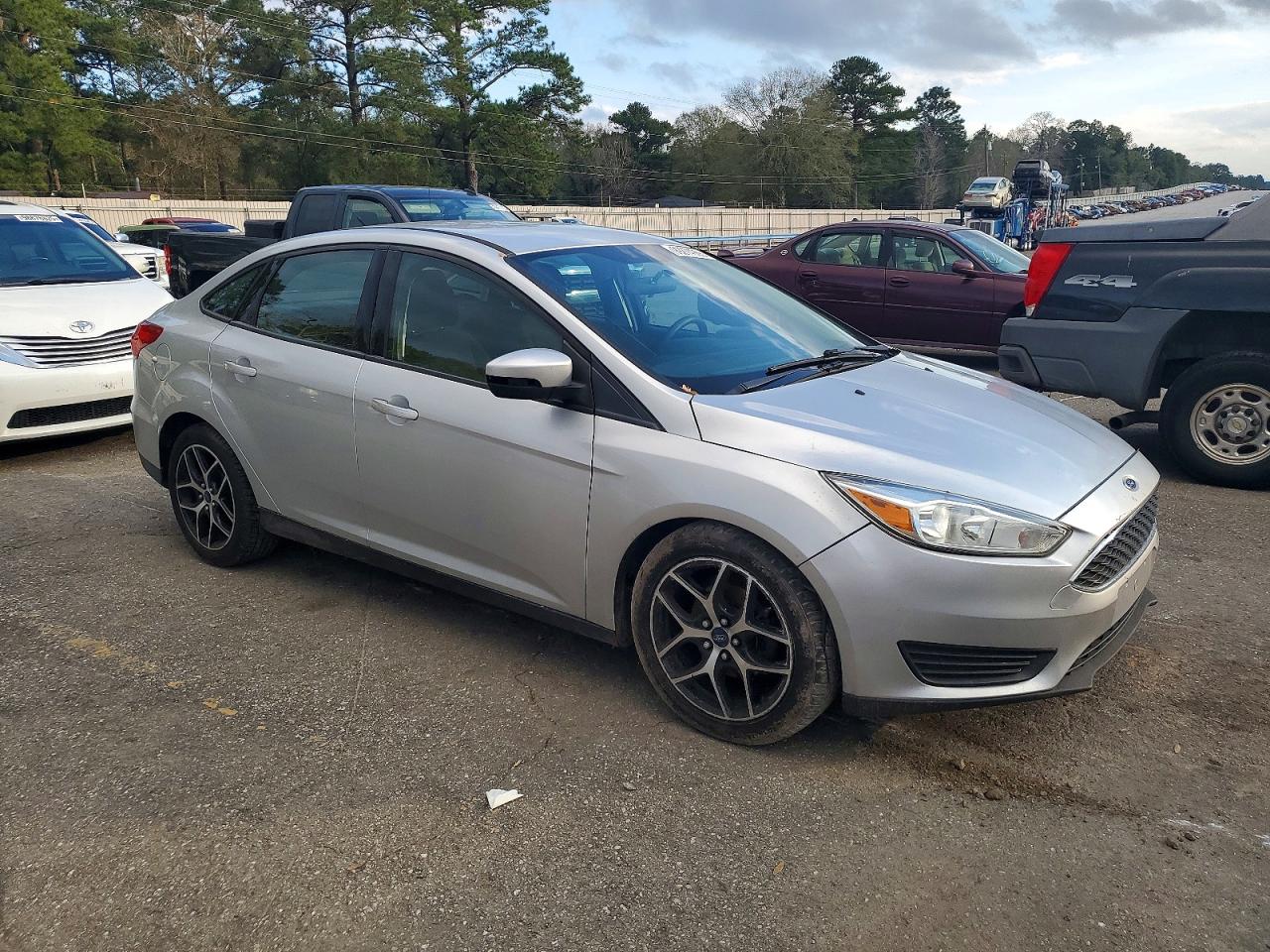 2015 FORD FOCUS SE photo 10
