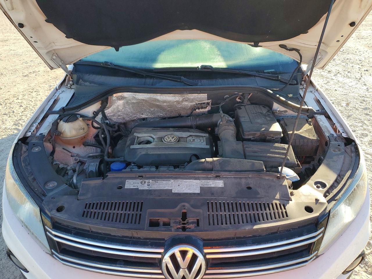 2013 VOLKSWAGEN TIGUAN S photo 12